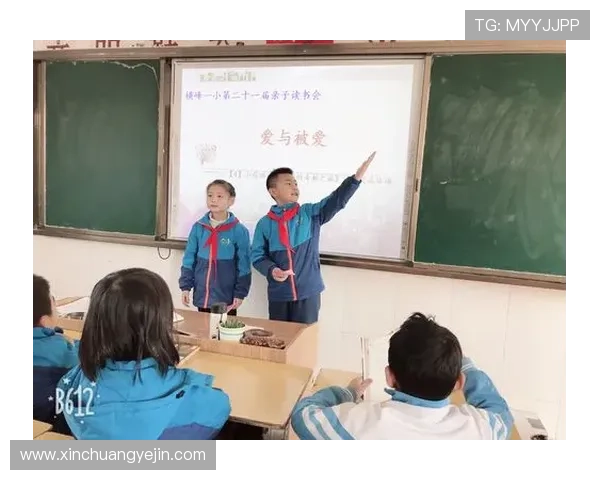 小黄人化身绿茵巨星欢乐演绎足球场上的奇妙对决 小黄人化身绿茵巨星欢乐演绎足球场上的奇妙对决