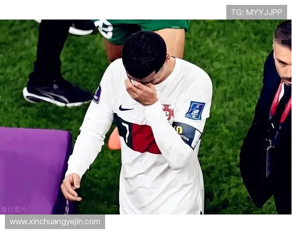 足球急流勇退的球星们为何选择在巅峰时期告别绿茵场的背后原因揭秘